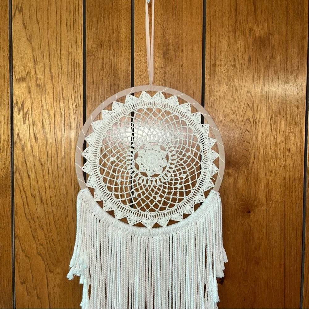 Elegant White Dreamcatcher Wall Decor